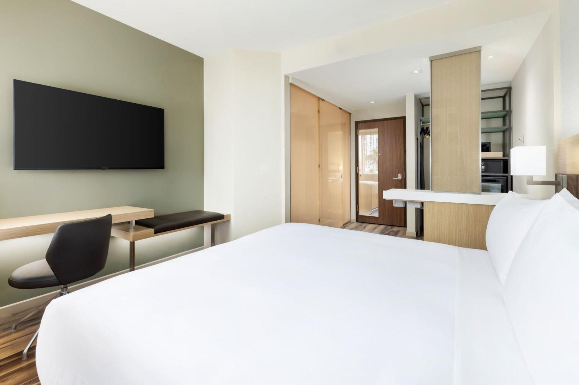 Ac Hotel By Marriott Гонолулу Экстерьер фото